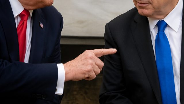 Trump's Controversial Remarks on Netanyahu Ignite Political Debate | claris alice, zeus gambar, slot