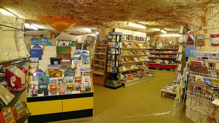 The only real underground city in the world, a small town living underground in Australia - top emoticon